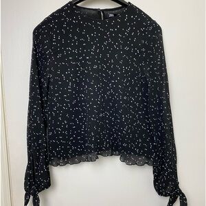 Zara, Size S, long sleeve slotted and Tyed sleeve. Very small pleats w/ pokadots